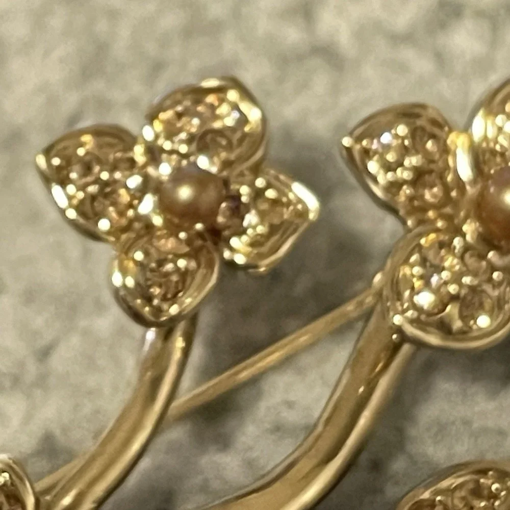 Monet Brooches Women Gold tone Flower‎ Pearl Rhiestone event party
